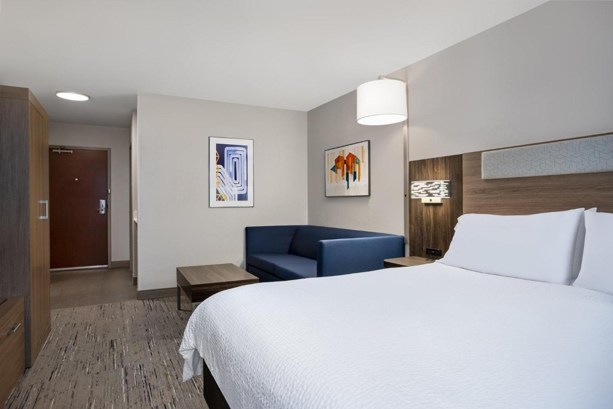 Holiday Inn Express Hotel & Suites Terre Haute By Ihg Exterior foto